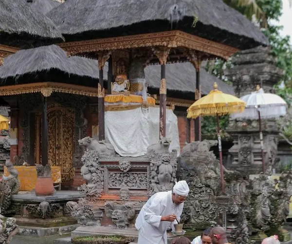 ホテル Nawa Sakti 4*